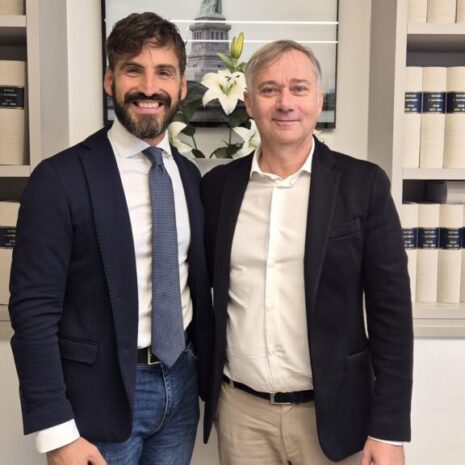 Clienti-soddisfatti-per-intermediazione-Emanuele-Vallone-Agente-immobiliare-Modena-Cattolica-Gabicce-20-1024x576